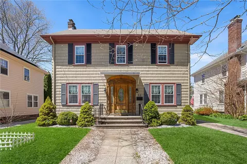 53 Cathedral Ave, Providence, RI 02908
