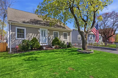 108 Hilton Ave, Riverside, RI 02915