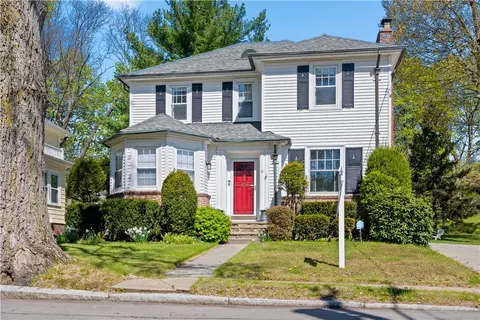 31 Elmcrest Ave, Providence, RI 02908