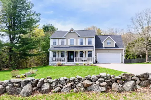 4 Laurel Ave, Westerly, RI 02891