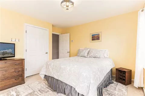 Bedroom - 4 Laurel Ave, Westerly, RI 02891 photo 2 of 9