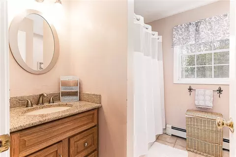 Bath - 4 Laurel Ave, Westerly, RI 02891 photo 2 of 3