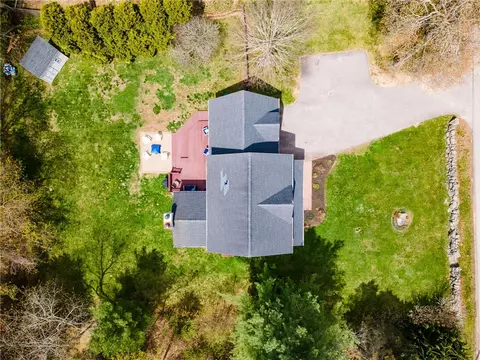 View/Area - 4 Laurel Ave, Westerly, RI 02891 photo 2 of 10