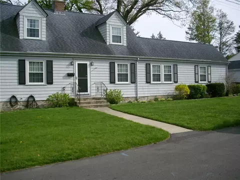 20 Bassett Ave, Warwick, RI 02889