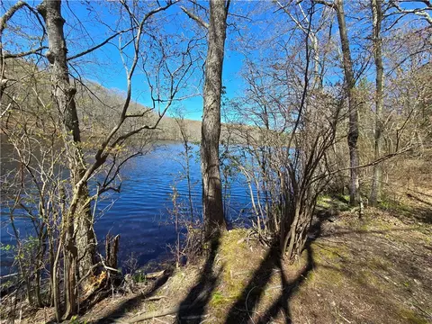 210 Log Rd, Smithfield, RI 02917