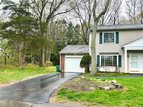 2 Eagle Run #A, East Greenwich, RI 02818