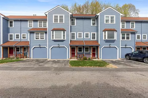 200 Heroux Blvd #903, Cumberland, RI 02864