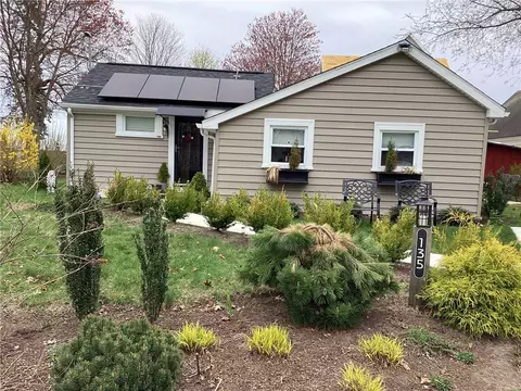 135 Namquid Dr, Warwick, RI 02888