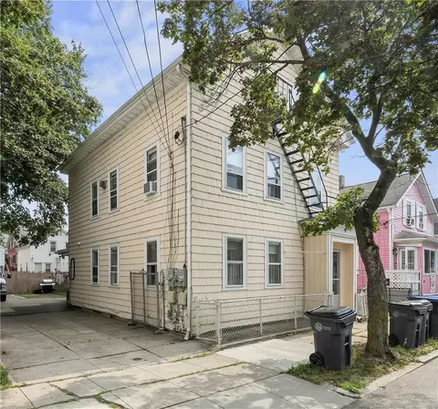 150 Early St, Providence, RI 02907