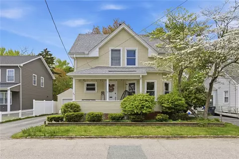 27 Hemlock Ave, Cranston, RI 02910