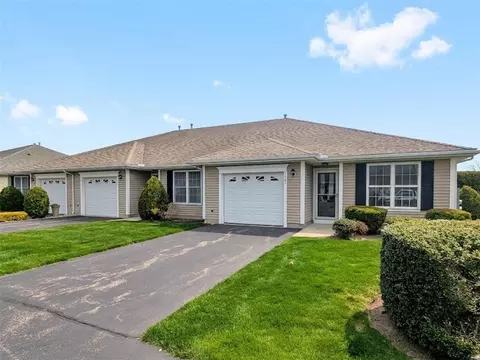 3105 Village Green Cir, Coventry, RI 02816