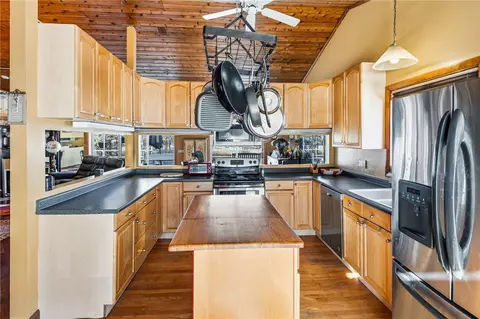 Kitchen - 585 Meadow View Ave, Warwick, RI 02889 photo 2 of 7