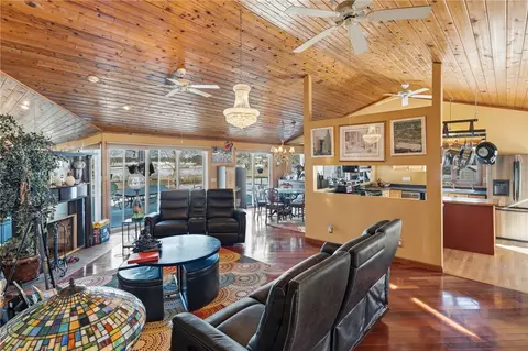 Living - 585 Meadow View Ave, Warwick, RI 02889 photo 6 of 6