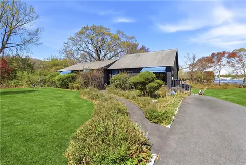 Exterior - 585 Meadow View Ave, Warwick, RI 02889 photo 2 of 5