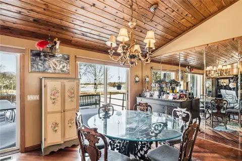 Dining - 585 Meadow View Ave, Warwick, RI 02889 photo 3 of 4