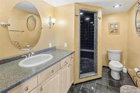 Bath - 585 Meadow View Ave, Warwick, RI 02889 photo 1 of 3