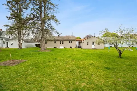Exterior - 200 Glen Dr, Warwick, RI 02886 photo 6 of 9