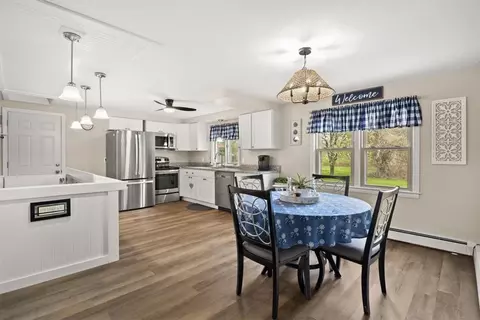 Kitchen - 200 Glen Dr, Warwick, RI 02886 photo 5 of 5