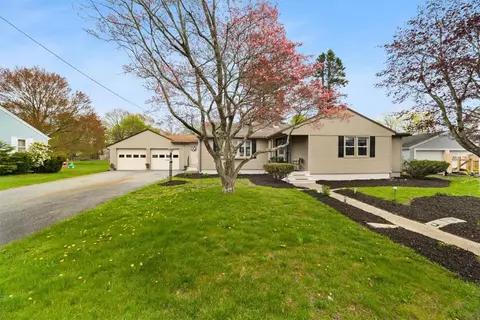 Exterior - 200 Glen Dr, Warwick, RI 02886 photo 2 of 9