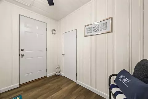 Entry Way - 200 Glen Dr, Warwick, RI 02886 photo 2 of 2