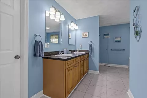 Bath - 799 Chestnut Hill Rd, Glocester, RI 02814 photo 2 of 4