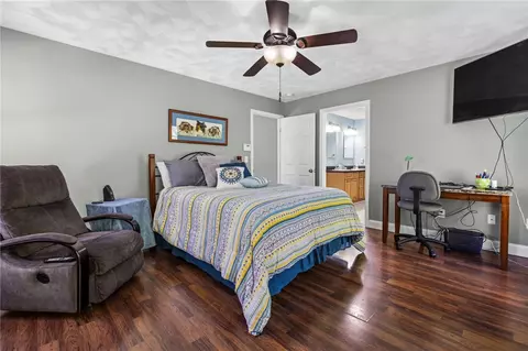 Bedroom - 799 Chestnut Hill Rd, Glocester, RI 02814 photo 3 of 5