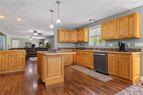 Kitchen - 799 Chestnut Hill Rd, Glocester, RI 02814 photo 4 of 4