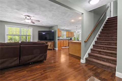 Entry Way - 799 Chestnut Hill Rd, Glocester, RI 02814 photo 4 of 5