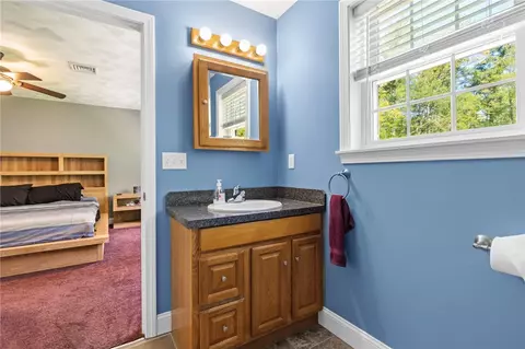 Bath - 799 Chestnut Hill Rd, Glocester, RI 02814 photo 4 of 4