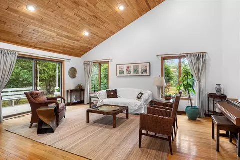 38 River Run, East Greenwich, RI 02818