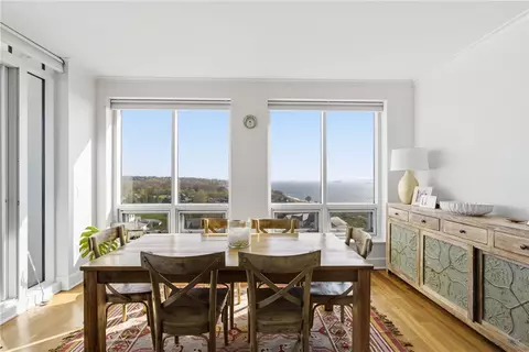 1 Tower Dr #902, Portsmouth, RI 02871