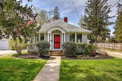 119 Alfred Drowne Rd, Barrington, RI 02806
