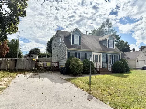 13 Willow Rd, Greenville, RI 02828