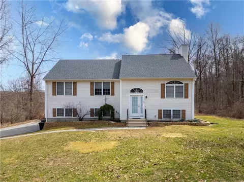 25 Belfield Dr, Johnston, RI 02919