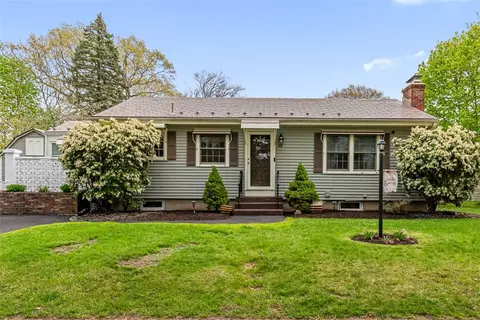 48 Barker St, Warwick, RI 02888