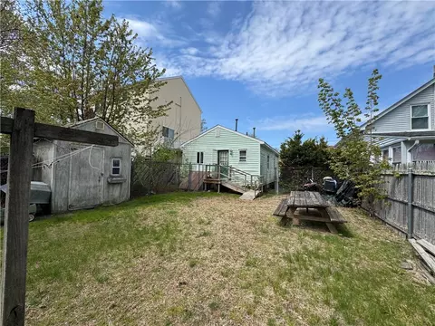 Exterior - 68 Uncas St, Warwick, RI 02889 photo 3 of 4