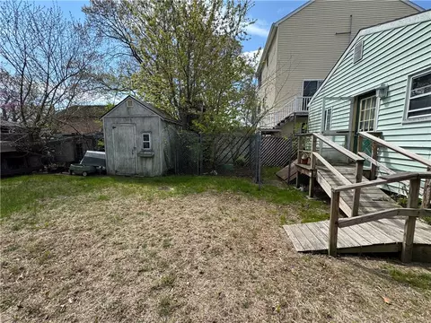 Exterior - 68 Uncas St, Warwick, RI 02889 photo 2 of 4