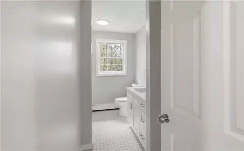 Entry Way - 52 Mockingbird Dr, Exeter, RI 02822 photo 2 of 6