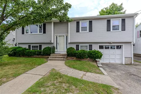 5 Standish Ave, North Providence, RI 02911