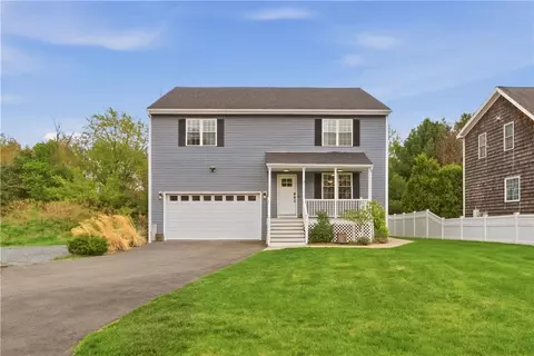 5 Village Rd, Warren, RI 02885