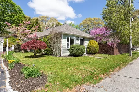 109 Pinegrove Ave, Warwick, RI 02889