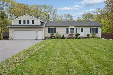 20 Oak Hill Dr, Exeter, RI 02822