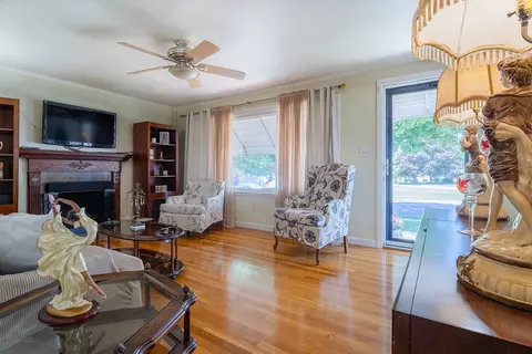 Living - 91 Priscilla Rd, Woonsocket, RI 02895 photo 1 of 1