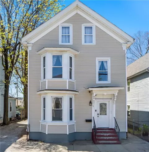 31 Gilmore St, Providence, RI 02907