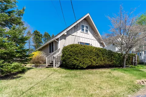 25 Westside Rd, South Kingstown, RI 02879