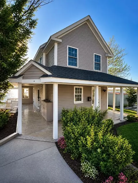13 Harding Ave, East Providence, RI 02915