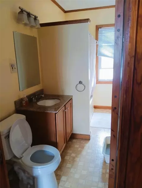 Bath - 398 Willow St, Woonsocket, RI 02895 photo 2 of 2