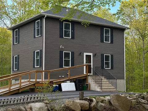 12 Fawn Dr, Burrillville, RI 02859