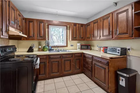 277 Ward St, Woonsocket, RI 02895