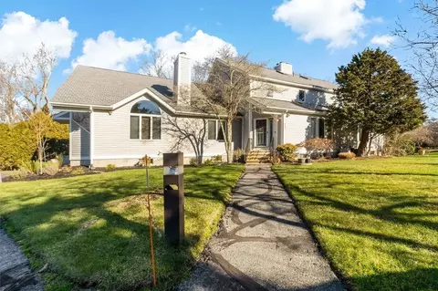 127 Oceanwoods Dr, North Kingstown, RI 02852